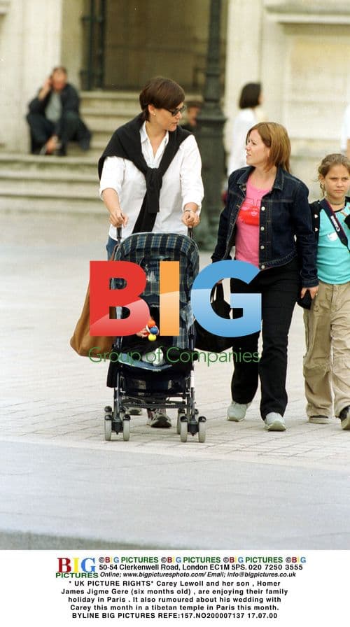 Hugh Grant on holiday in St Tropez