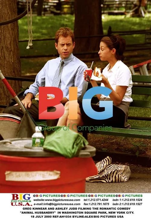 Greg Kinnear and Ashley Judd on "Animal Husbandry" set