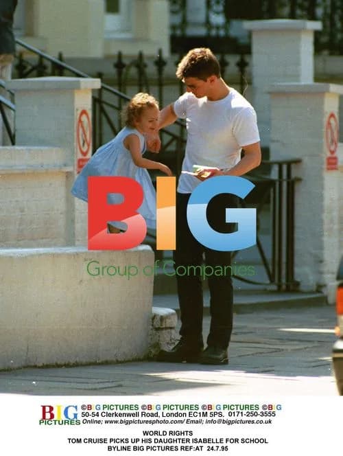 Tom Cruise picks up daughter Isabelle for school