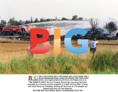 Concorde crash in Paris kills 110