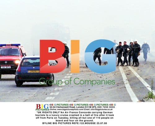 Air France Concorde crash kills 110 in Paris