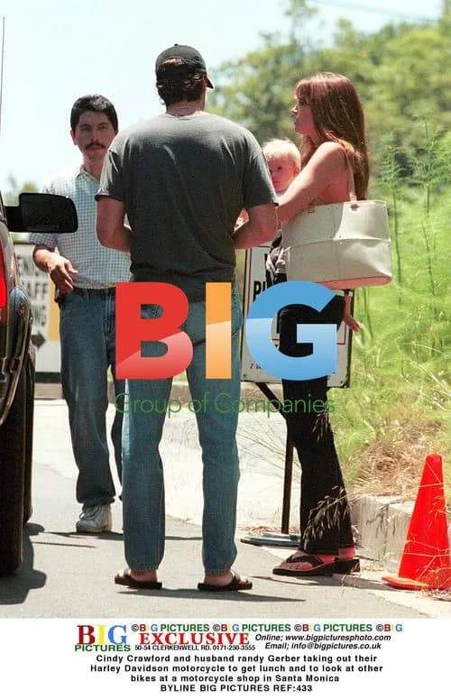 Cindy Crawford and husband out for lunch on Harley