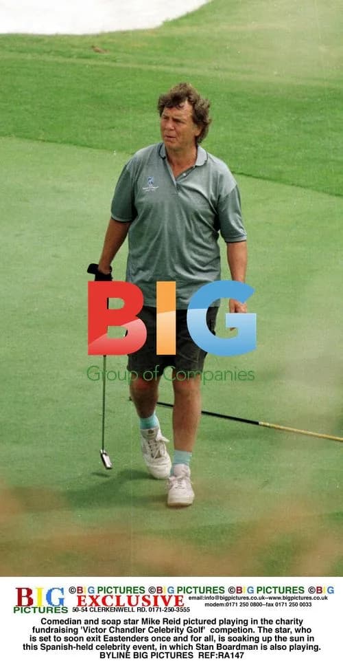 Mike Reid plays in charity golf event