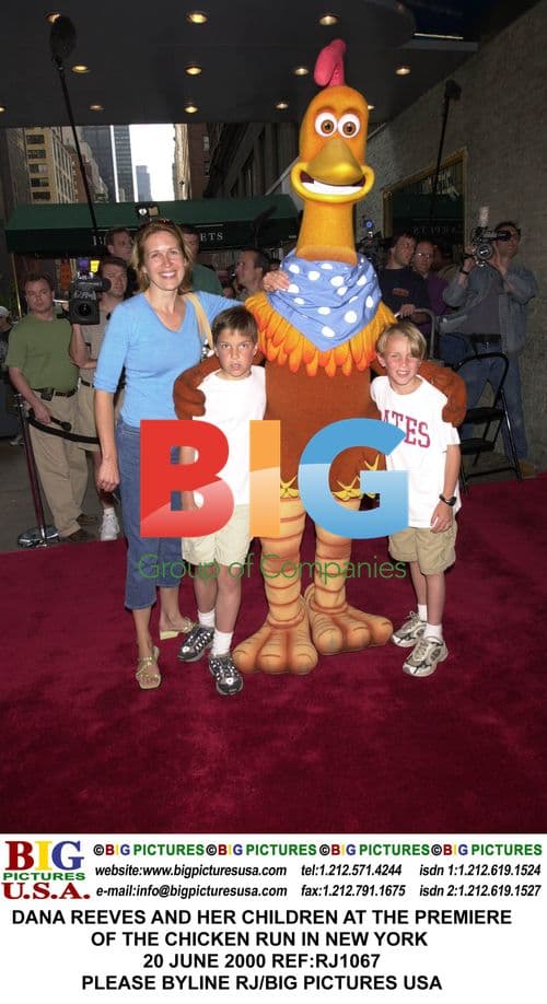 Dana Reeves and children at Chicken Run premiere