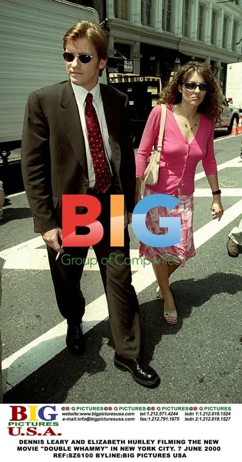 DENNIS LEARY AND ELIZABETH HURLEY ON SET