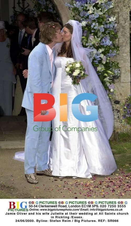 Jamie Oliver and wife at wedding