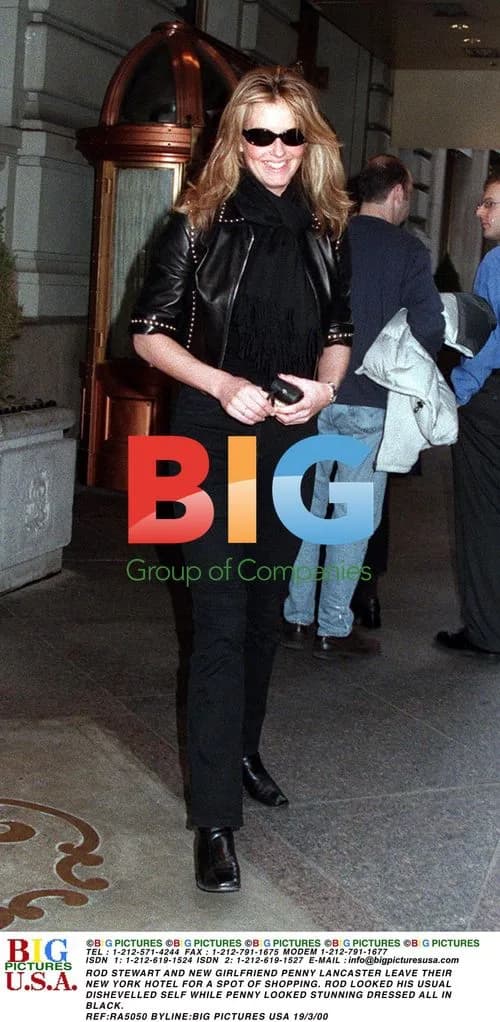 Rod Stewart and Penny Lancaster go shopping
