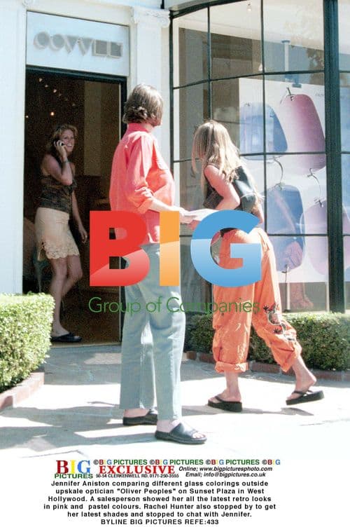 Jennifer Aniston shops for eyewear