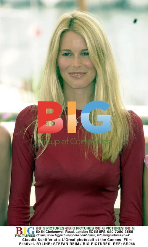Claudia Schiffer at L'Oreal Cannes Photocall