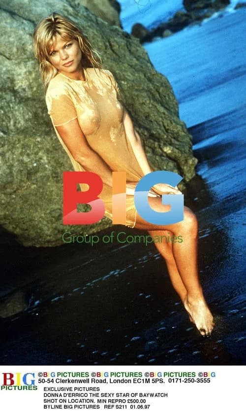 DONNA D'ERRICO of 'Baywatch' on Location
