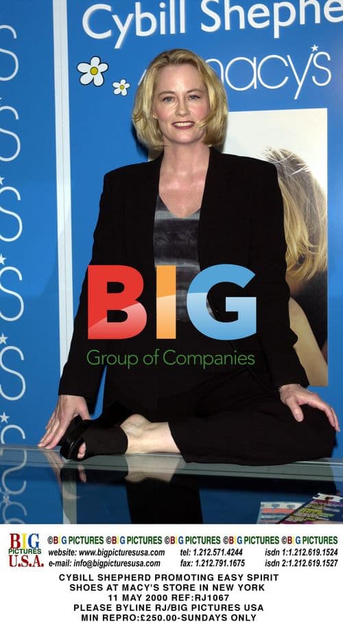 Cybill Shepherd promotes Easy Spirit shoes at Macy's