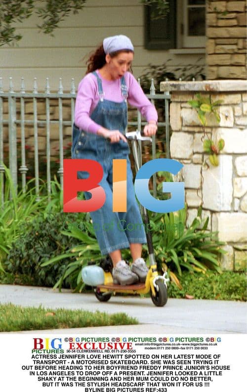 Jennifer Love Hewitt on Motorised Skateboard