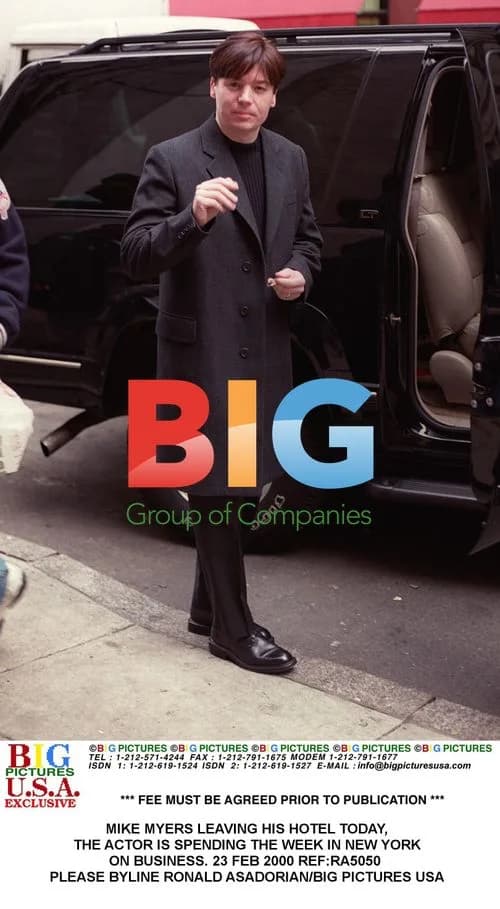 MIKE MYERS LEAVING HOTEL IN NEW YORK
