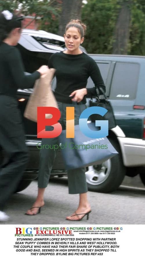 Jennifer Lopez and Sean "Puffy" Combs Shopping
