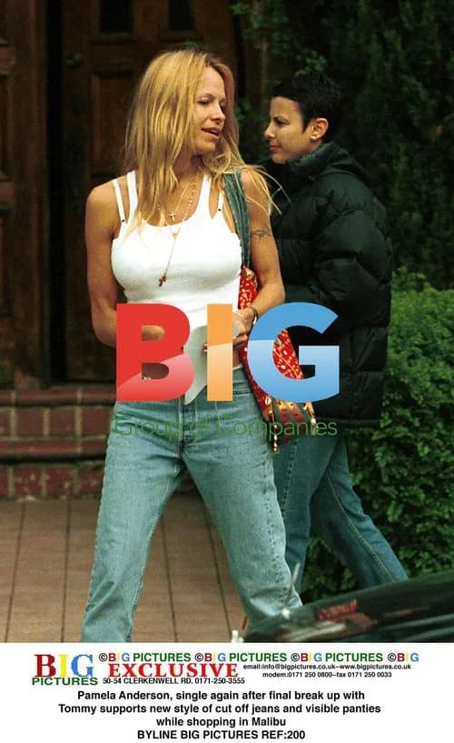Pamela Anderson supports new jeans style in Malibu