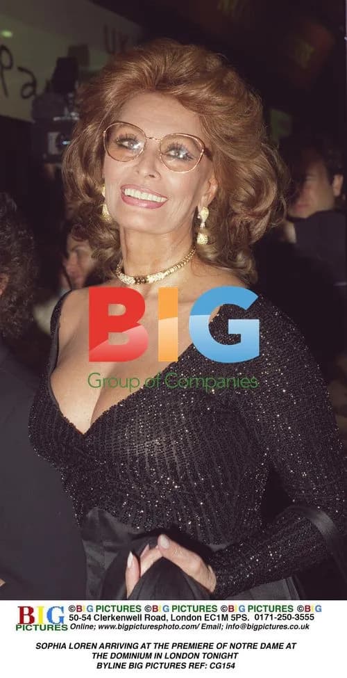 Sophia Loren Arriving at Premiere in London