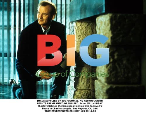 Bill Murray lights fireplace on 'Charlie's Angels' set