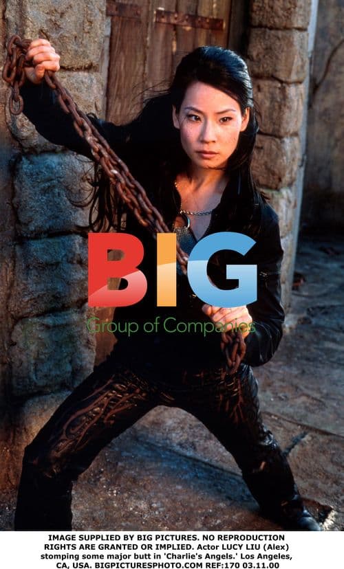 Lucy Liu kicks butt in 'Charlie's Angels'