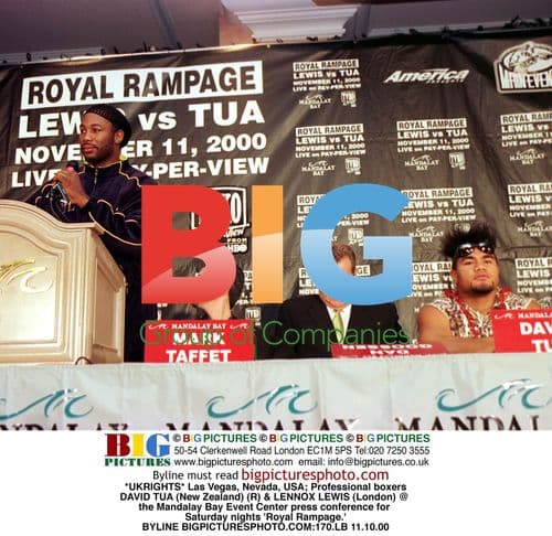 Boxers David Tua and Lennox Lewis at Mandalay Bay