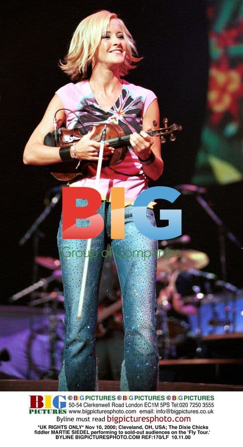 Dixie Chicks' Martie Seidel Performs on Fly Tour