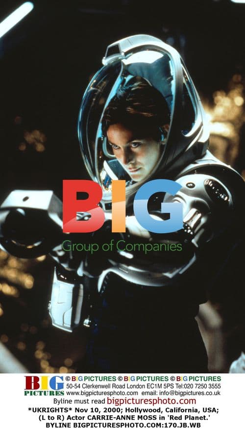 CARRIE-ANNE MOSS on 'Red Planet' set