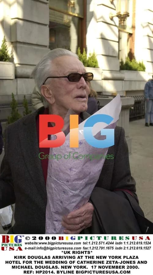 Kirk Douglas at Zeta-Jones/Douglas Wedding