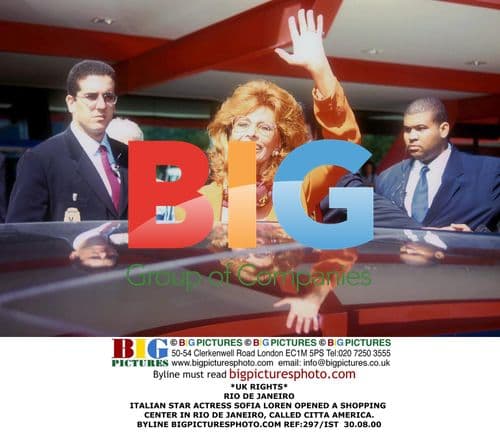 Sofia Loren Opens Shopping Center in Rio