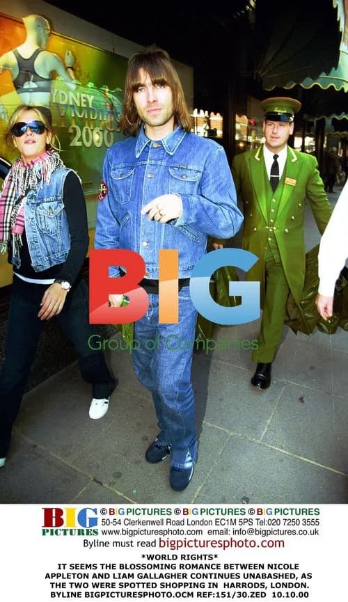Liam Gallagher and Nicole Appleton Shopping in London