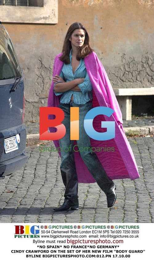 Cindy Crawford on the Set of "Body Guard"