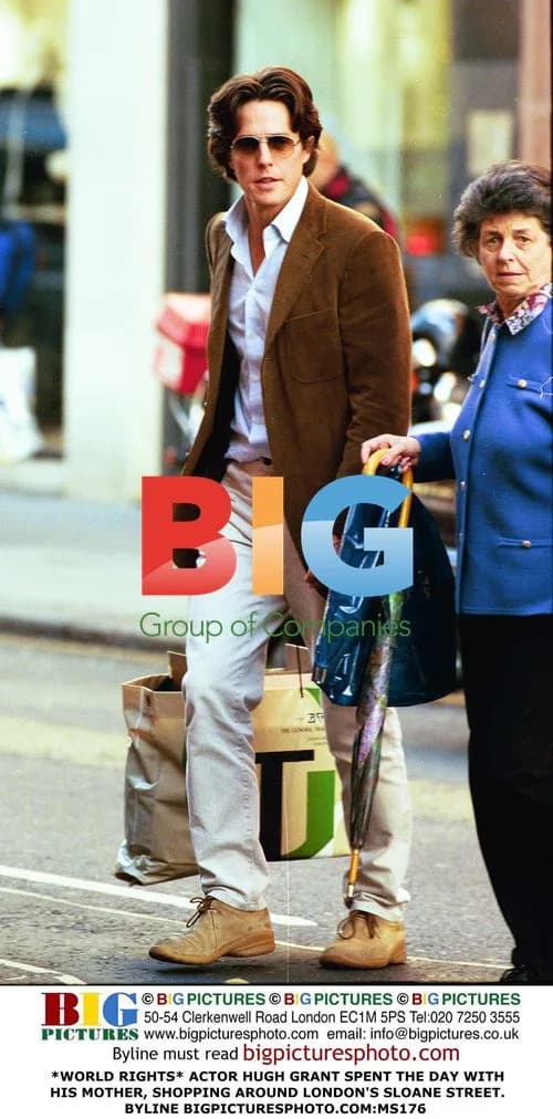 Hugh Grant Shops with Mother on Sloane Street
