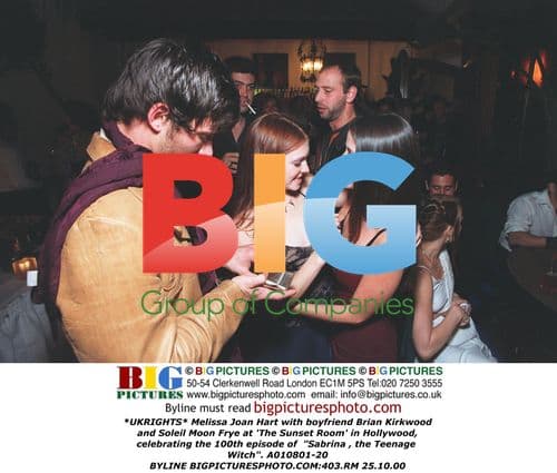 Melissa Joan Hart celebrates 'Sabrina' 100th episode