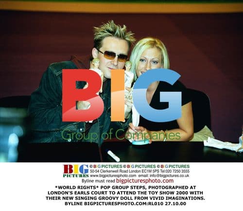 POP GROUP STEPS at TOY SHOW 2000