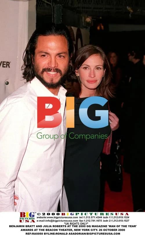 BENJAMIN BRATT AND JULIA ROBERTS AT GQ AWARDS