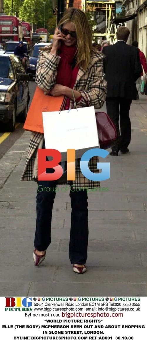 Elle Macpherson Shopping in London