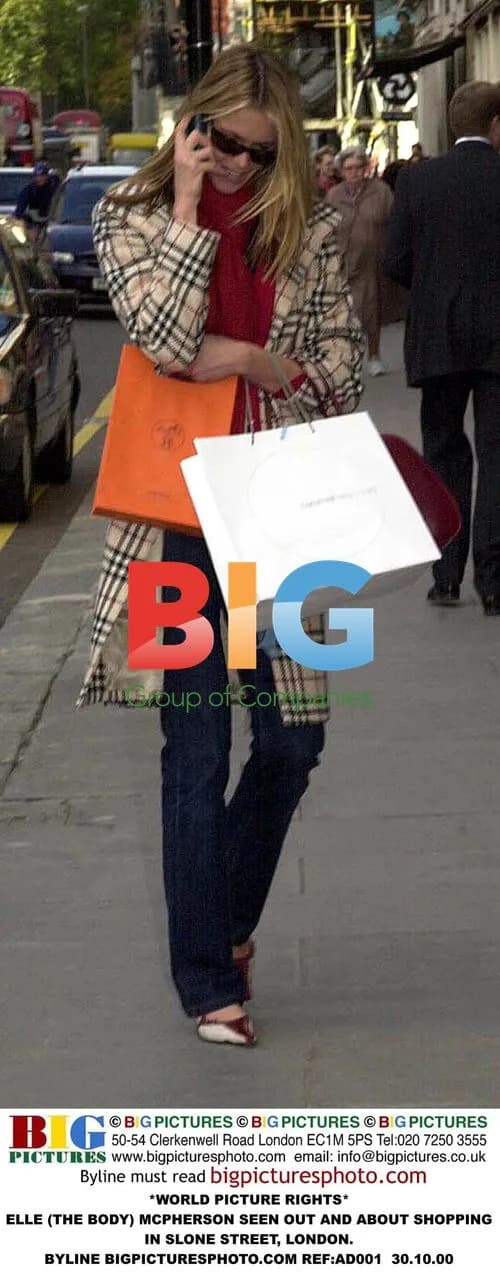 Elle Macpherson Shopping in London