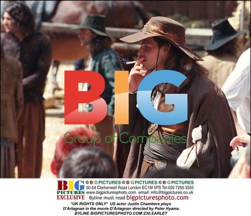 Justin Chambers as D'Artagnan on film set