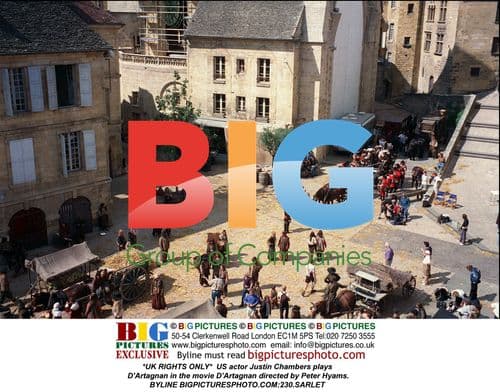 Justin Chambers as D'Artagnan on film set