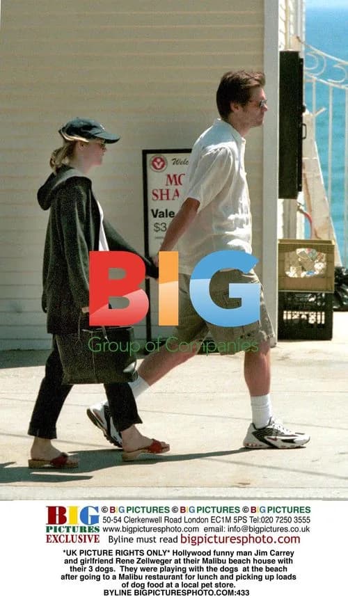 Jim Carrey and Rene Zellweger at Malibu beach