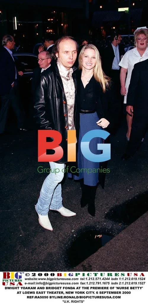 Dwight Yoakam and Bridget Fonda at 'Nurse Betty' Premiere