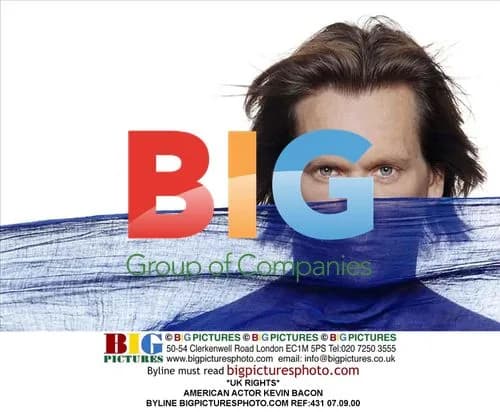 Kevin Bacon at event on 07.09.00