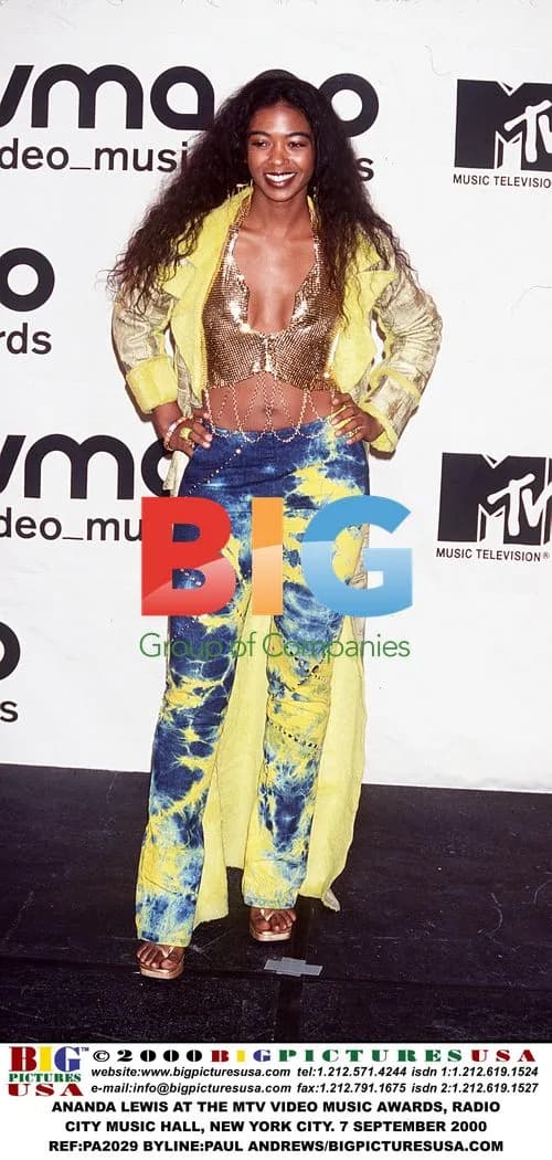 Ananda Lewis at 2000 MTV VMAs