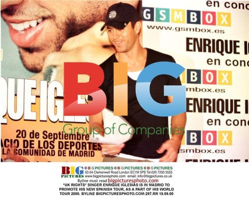 Enrique Iglesias in Madrid for World Tour 2000