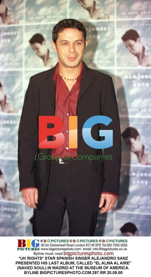 Alejandro Sanz presents new album in Madrid