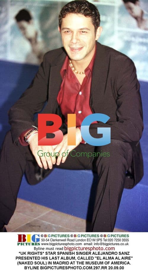 Alejandro Sanz Presents New Album in Madrid