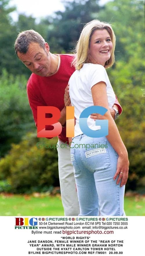 Jane Danson Wins "Rear of the Year"