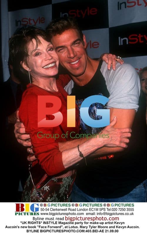 Kevyn Aucoin and Mary Tyler Moore at InStyle Party