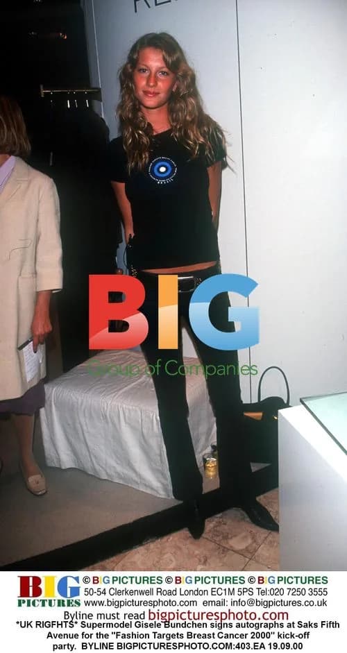 Gisele Bundchen at Fashion Targets Breast Cancer 2000