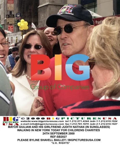 Giuliani and Girlfriend Walk for Charity