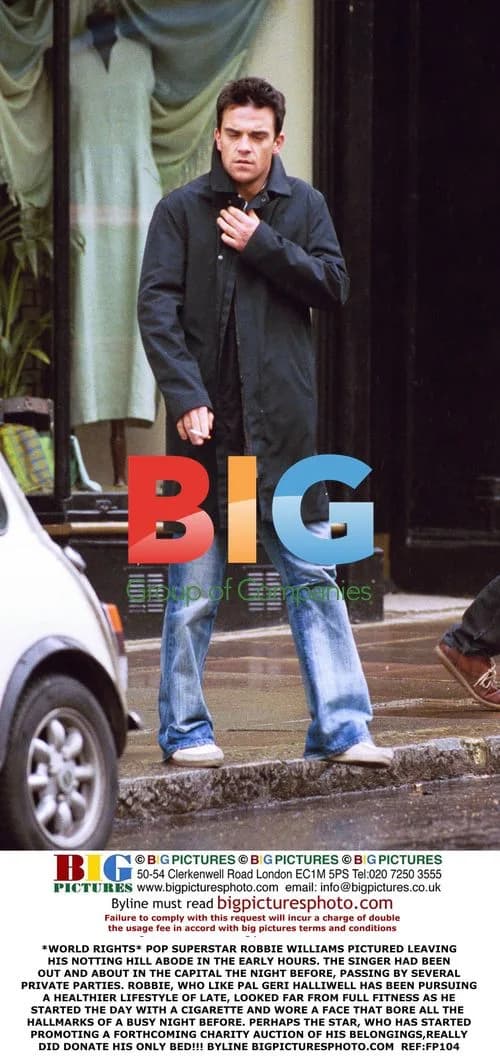 Robbie Williams Leaving Notting Hill Home