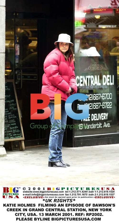 KATIE HOLMES FILMING DAWSON'S CREEK IN NYC